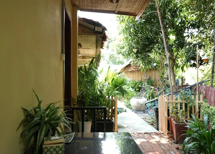 Homesteading Garden Retreat 3*