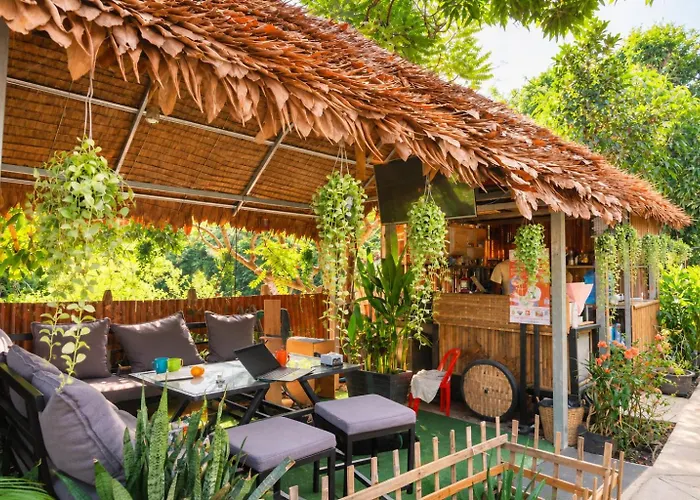 Homesteading Garden Retreat Zajazd 3*